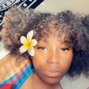 Meet your Posher, Ariana